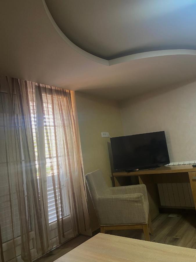 Apartments & Camp Stanisic Nikšić Bagian luar foto