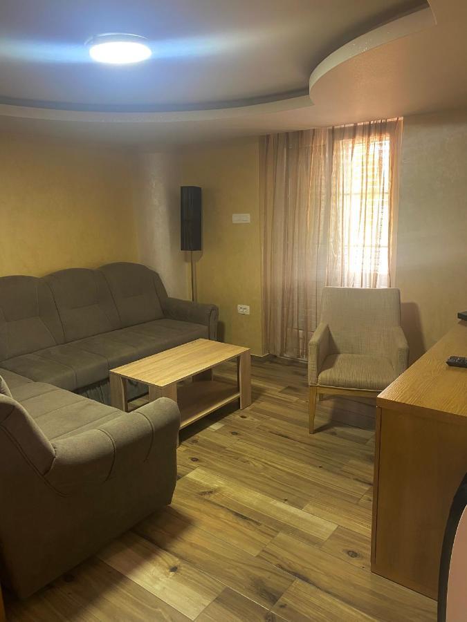 Apartments & Camp Stanisic Nikšić Bagian luar foto