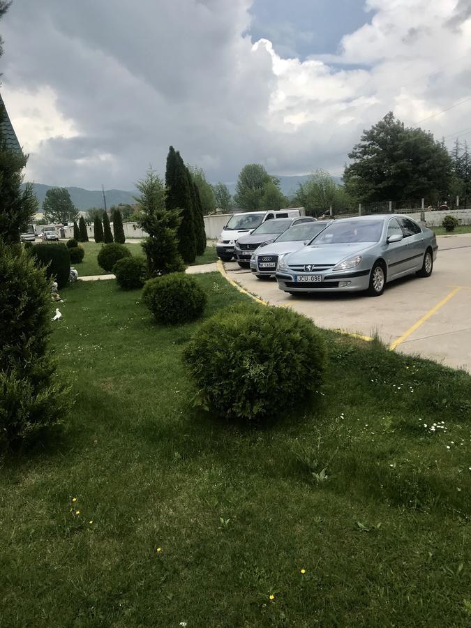 Apartments & Camp Stanisic Nikšić Bagian luar foto