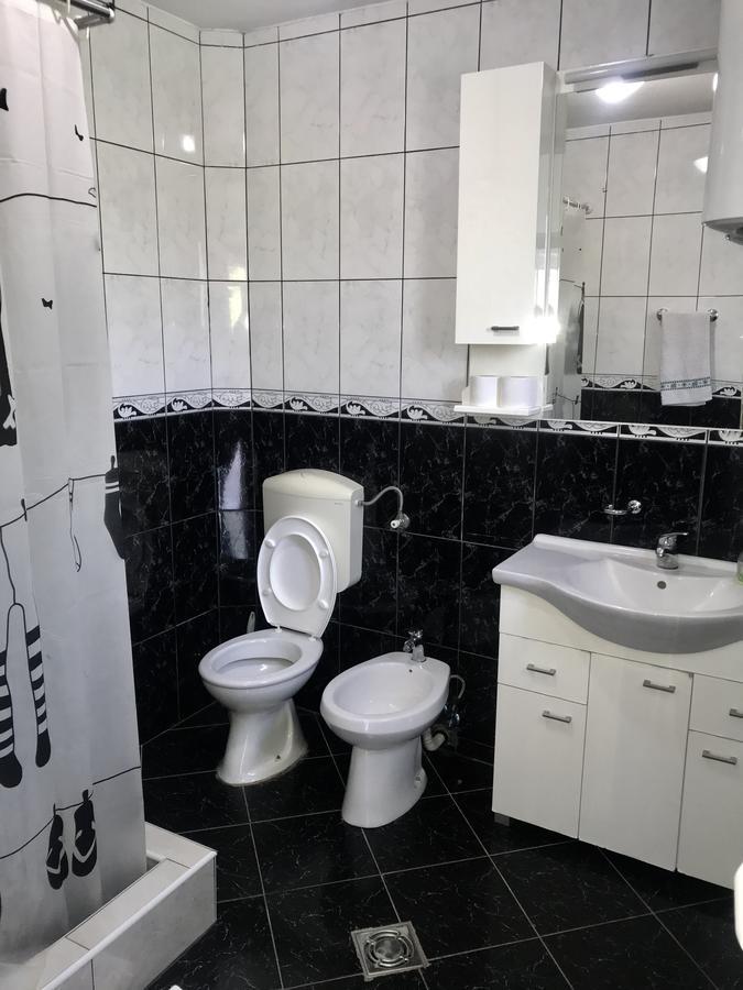 Apartments & Camp Stanisic Nikšić Bagian luar foto